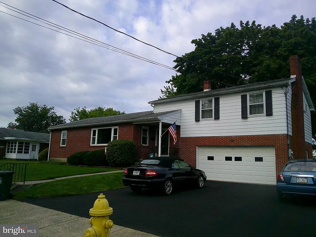 4 bed, 2.0 bath, 1778 sqft, $2,900 — Photo 3