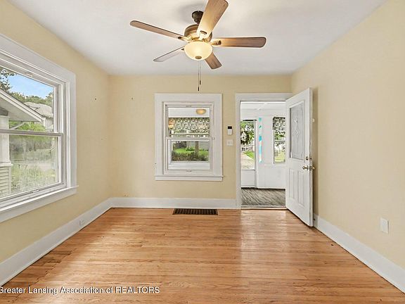 3rd image of 1224 Climax St
