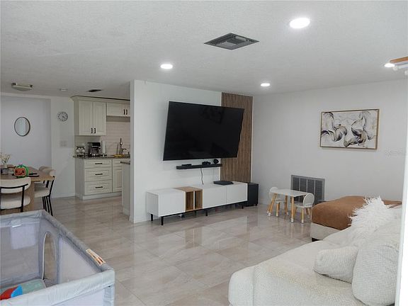 4th image of 7124 ASHWOOD DRIVE