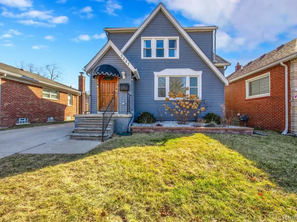 3227 22nd St, Wyandotte, MI 48192