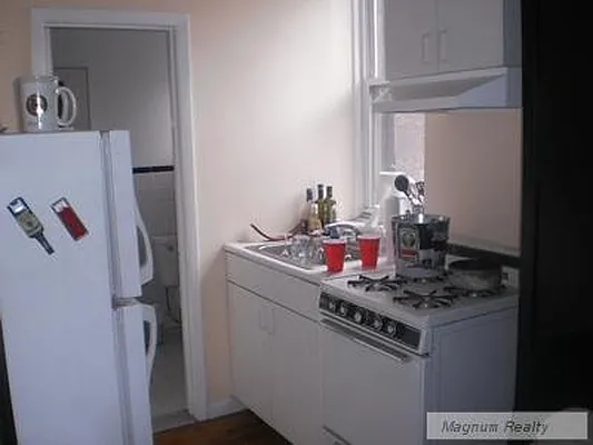 Rented by Magnum Realty Holdings, LLC | media 9