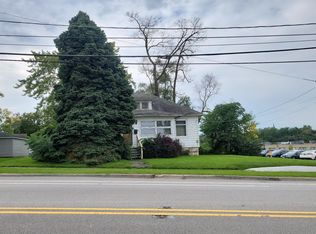 514 McCarthy Rd, Lemont, IL 60439