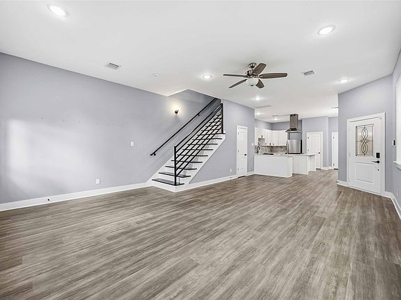 4th image of 4627 New Orleans St