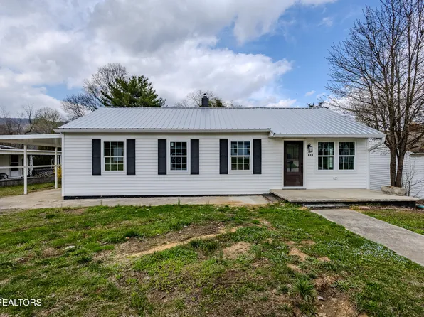 310 Carroll Ave, Harriman, TN 37748