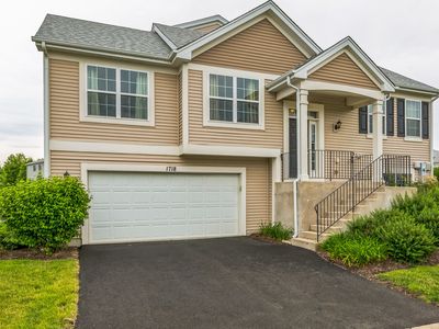 1718 Windward Dr, Hampshire, IL, 60140