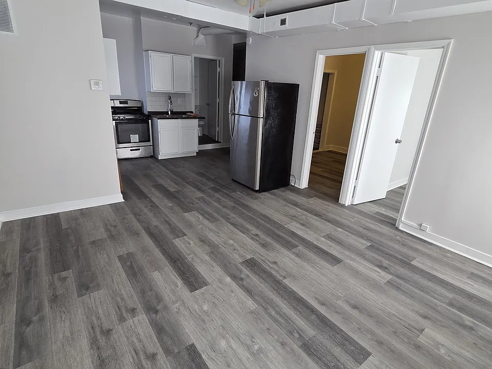 3215 W Cermak Rd #4R