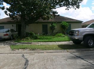 641 Fairlawn Dr, Gretna, LA 70056