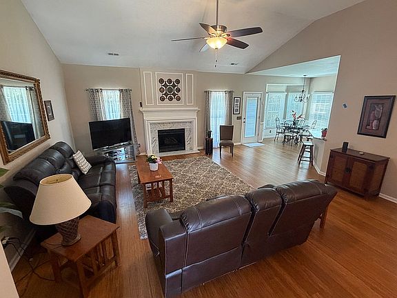 4th image of 8416 Castlebay Dr