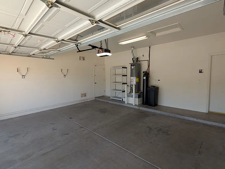 4236 E Oxford Ln — Photo 30