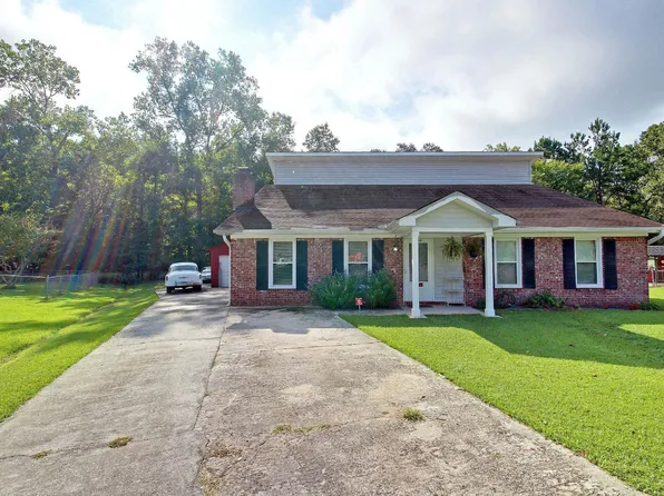 102 Desi Ct, Summerville, SC 29485