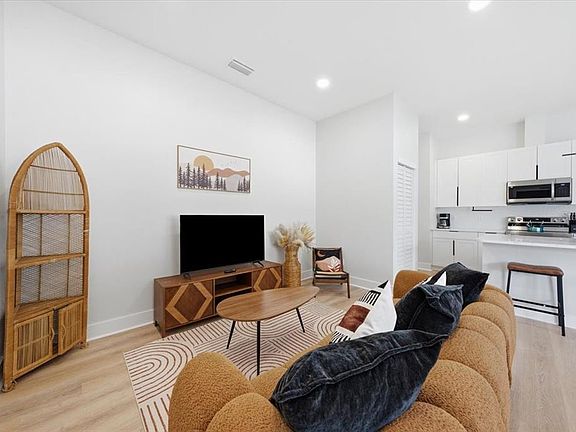 3rd image of 2644 42ND AVENUE N