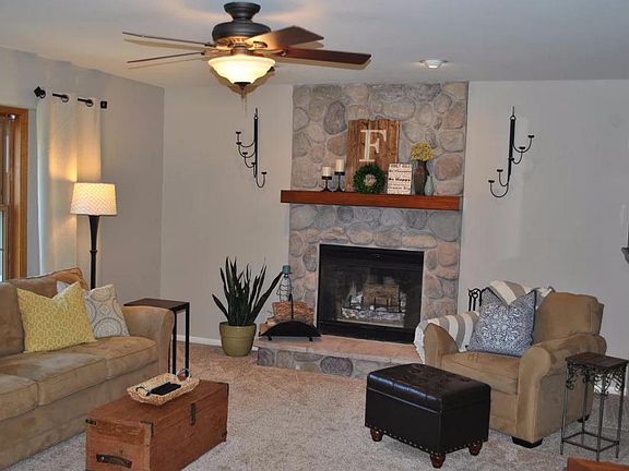 4th image of 3383 Silver Lake Dr