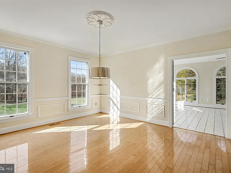 1215 Heritage Hills Dr — Photo 4