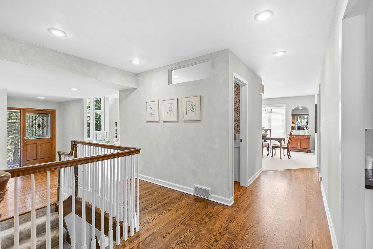 4 bed, 4740 sqft, $6,950 — Photo 4