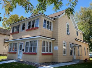 908 7th St S, La Crosse, WI 54601