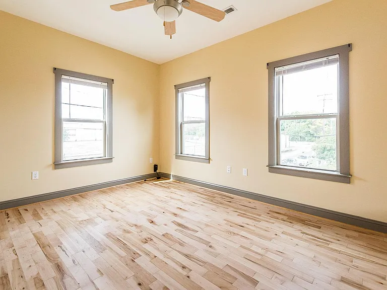 1323 McDonough St #B — Photo 6