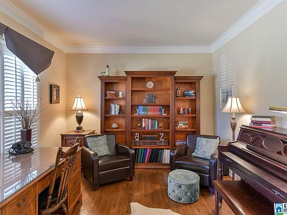 4th image of 721 Polly Pl