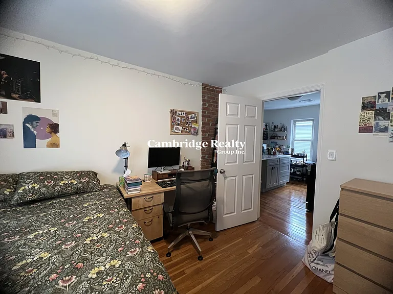 52 Raymond Ave — Photo 12