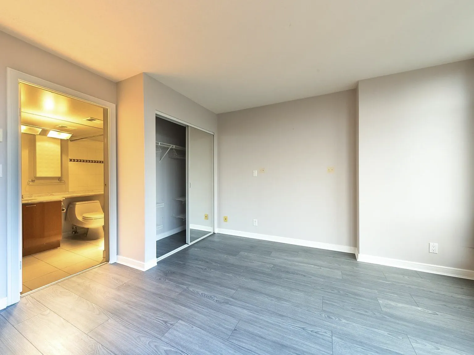 2 bed, 900 sqft, $3,400 — Photo 4