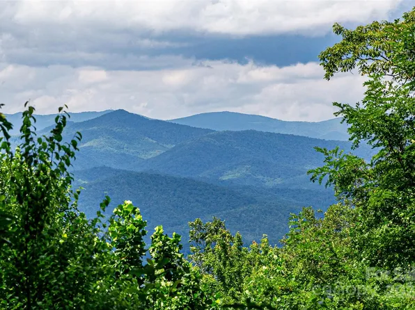 1306 Skye Dr, Pisgah Forest, NC 28768