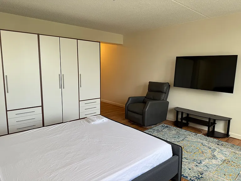 400 Hobron Ln #1504 — Photo 6