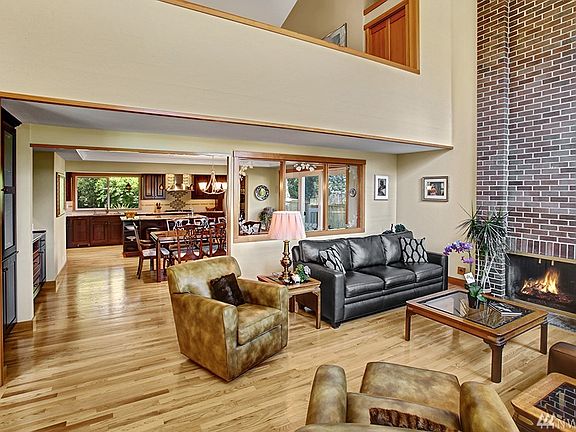 4th image of 8740 Island Heights Ln