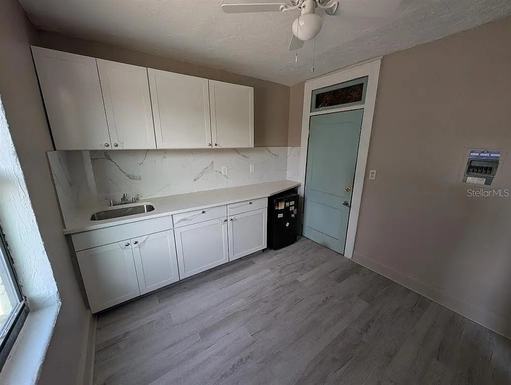 Studio, 1.0 bath, 350 sqft, $1,100 — Photo 4