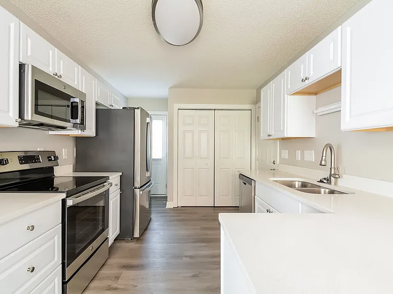 805 Wallridge Dr — Photo 6