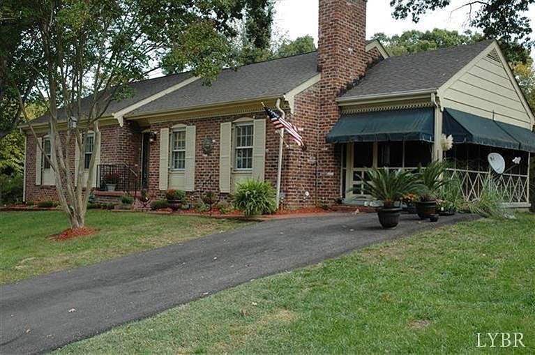1st image of 740 Bonair Cir