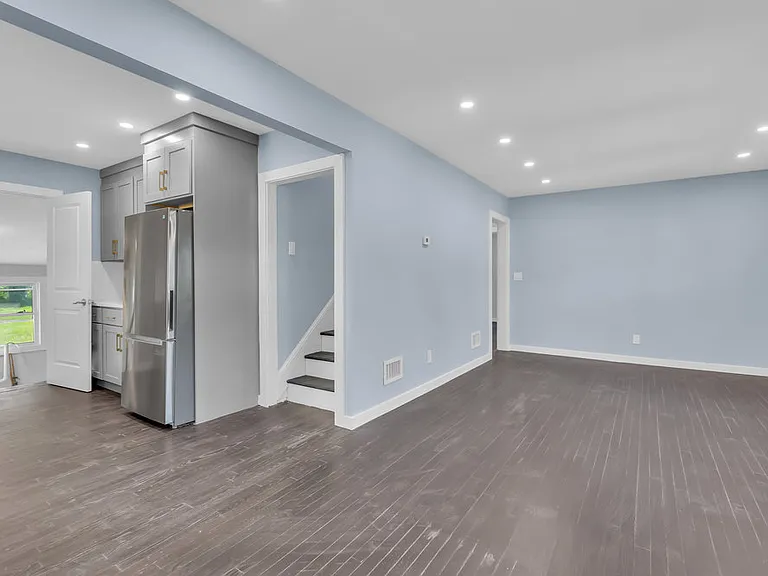 32 Northfield Ave — Photo 19