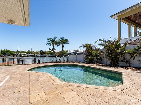3rd image of 405 Buttonwood Ln