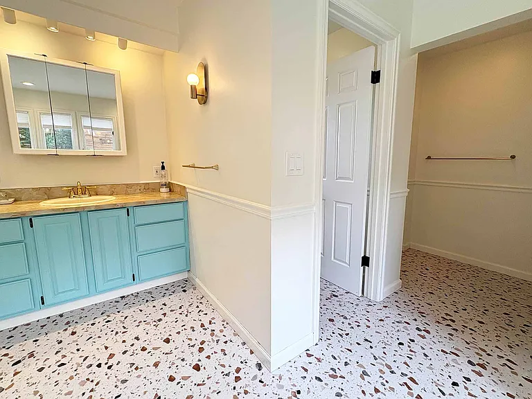 1480 East Ave — Photo 36