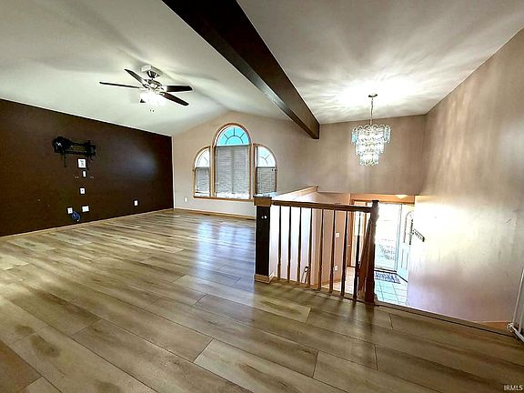 4th image of 763 Longwood Dr