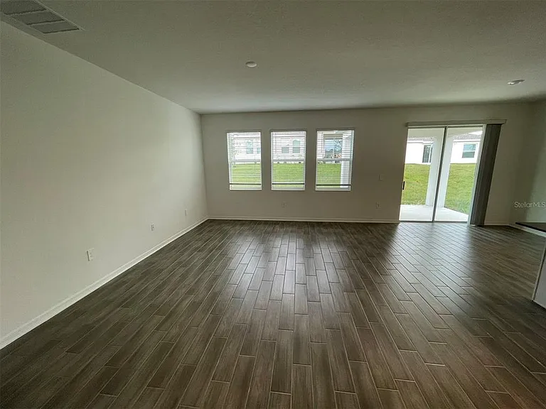660 Tanaro Ln — Photo 17