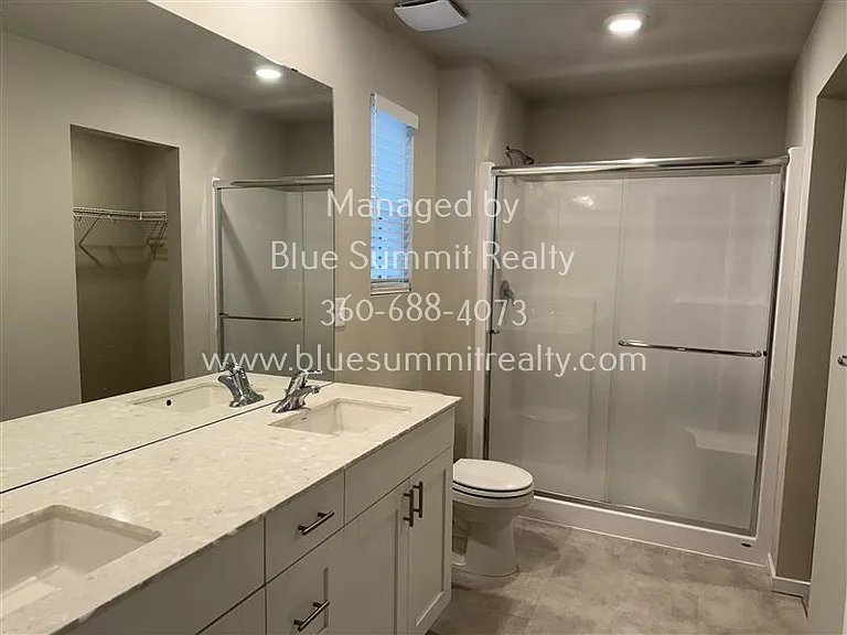 820 Bradley St NE — Photo 10