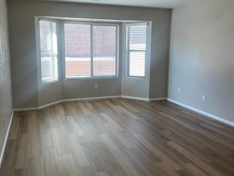 25712 W Miami St — Photo 7