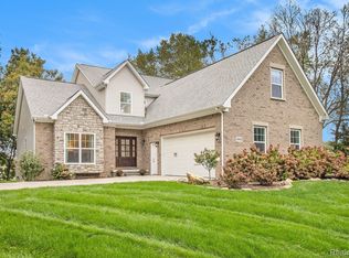 1910 Old Sandila Ln, Brighton, MI