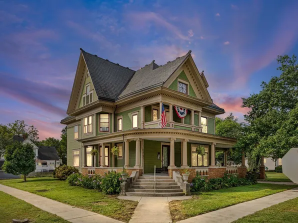 202 W McConnell St, Oxford, IN 47971