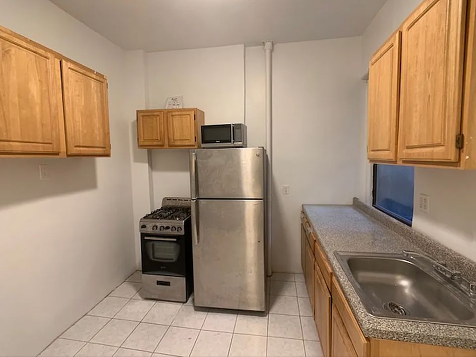 1st image of 1758 1st Ave APT 8