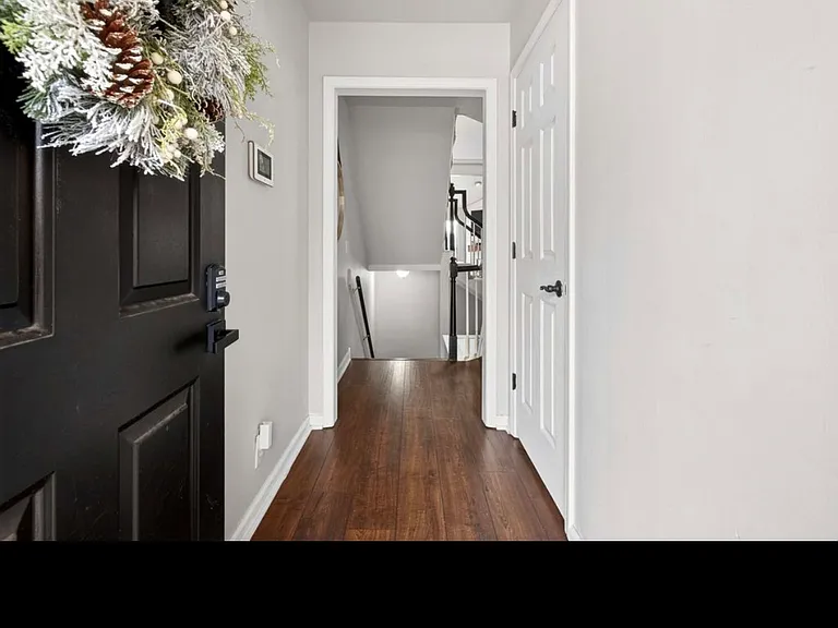 125 Villa View Ct — Photo 33