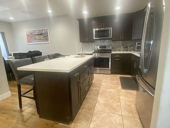 2nd image of 5319 Lindley Ave Unit 202