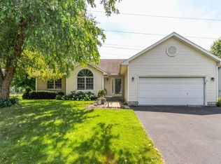 3088 Stoneridge Ct, Little Canada, MN 55109