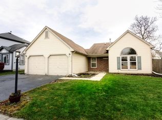 43 Jackson Ln, Streamwood, IL 60107