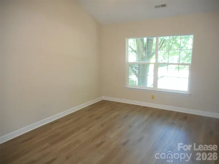 8037 Shiny Meadow Ln — Photo 11