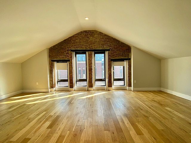 1st image of 72 Maujer St #4B