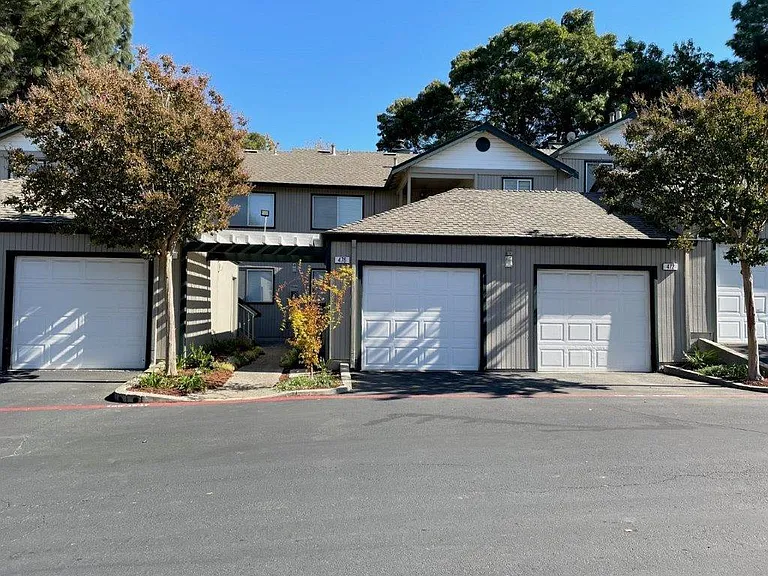 472 Lancaster Ln — Photo 26