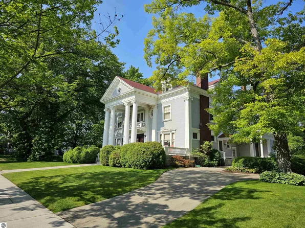 230 Wellington St, Traverse City, MI 49686