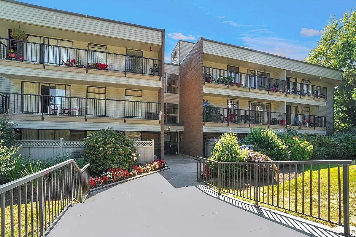 Cypress Gardens Apartments — Photo 1
