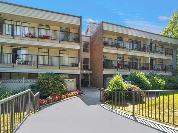 1114 Howie Ave, Coquitlam, BC V3J 1V1