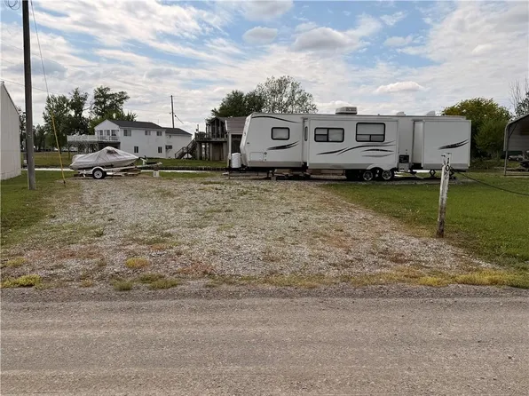 102 Fairlane Dr, Craig, MO 64437